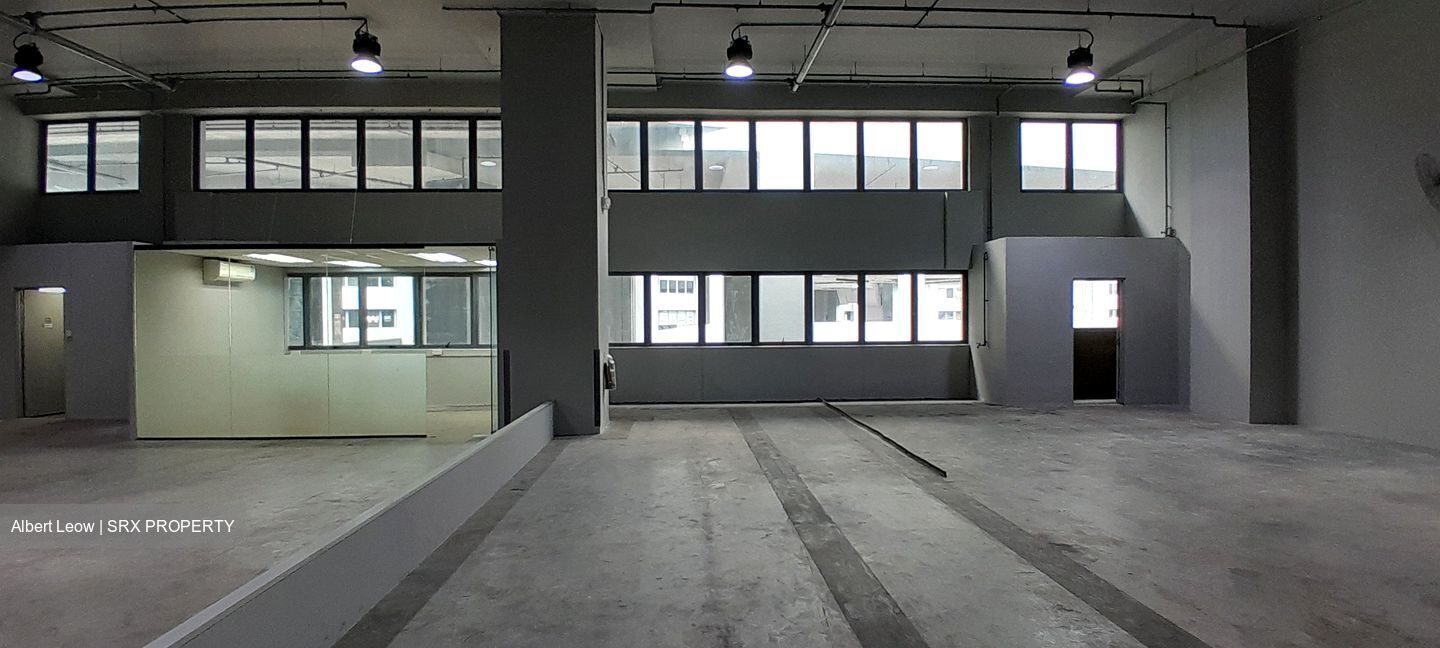 Carros Centre (D25), Retail #626484951